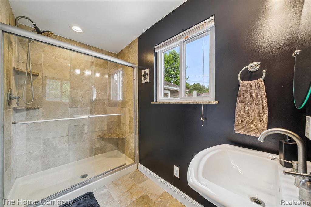 764 Dunreath Street, Wolverine Lake, MI 48390 — Photo 25