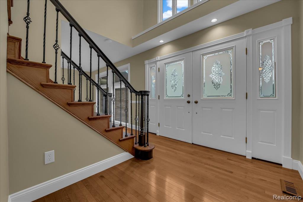 18676 Country Club Circle, Riverview, MI 48193 — Photo 5
