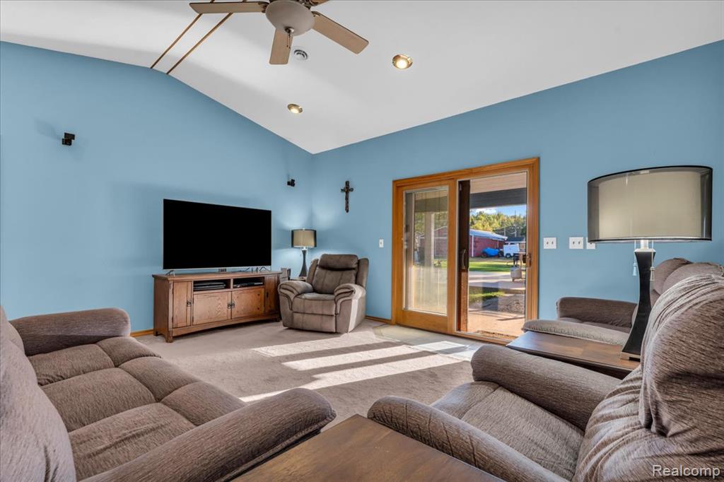 27520 West Road, New Boston, MI 48164 — Photo 37