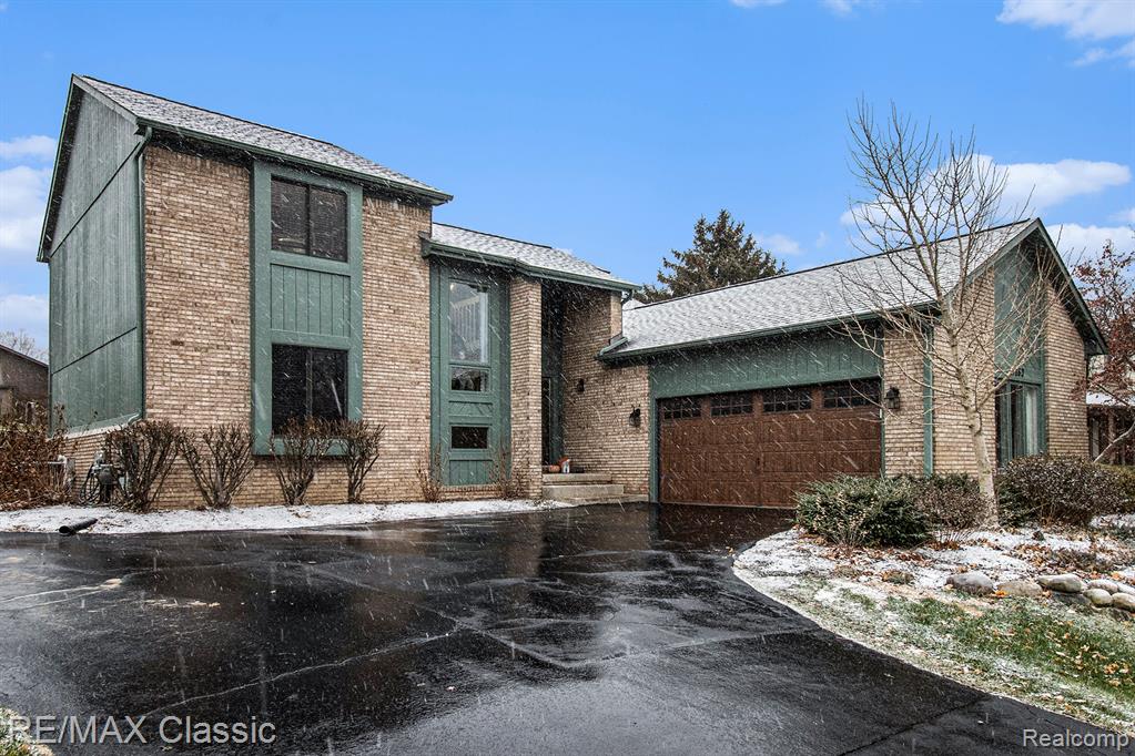 8789 El Dorado Drive, White Lake, MI — Photo 2