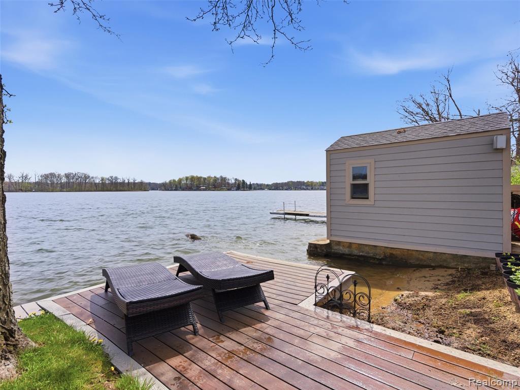 16342 Stages Island, Linden, MI 48451 — Photo 8
