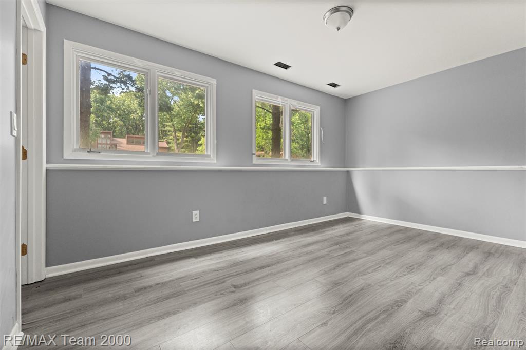 5445 Pine View Drive, Ypsilanti, MI 48197 — Photo 25