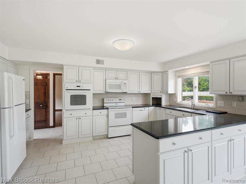 68163 Frampton Drive, Washington, MI 48095 — Photo 21