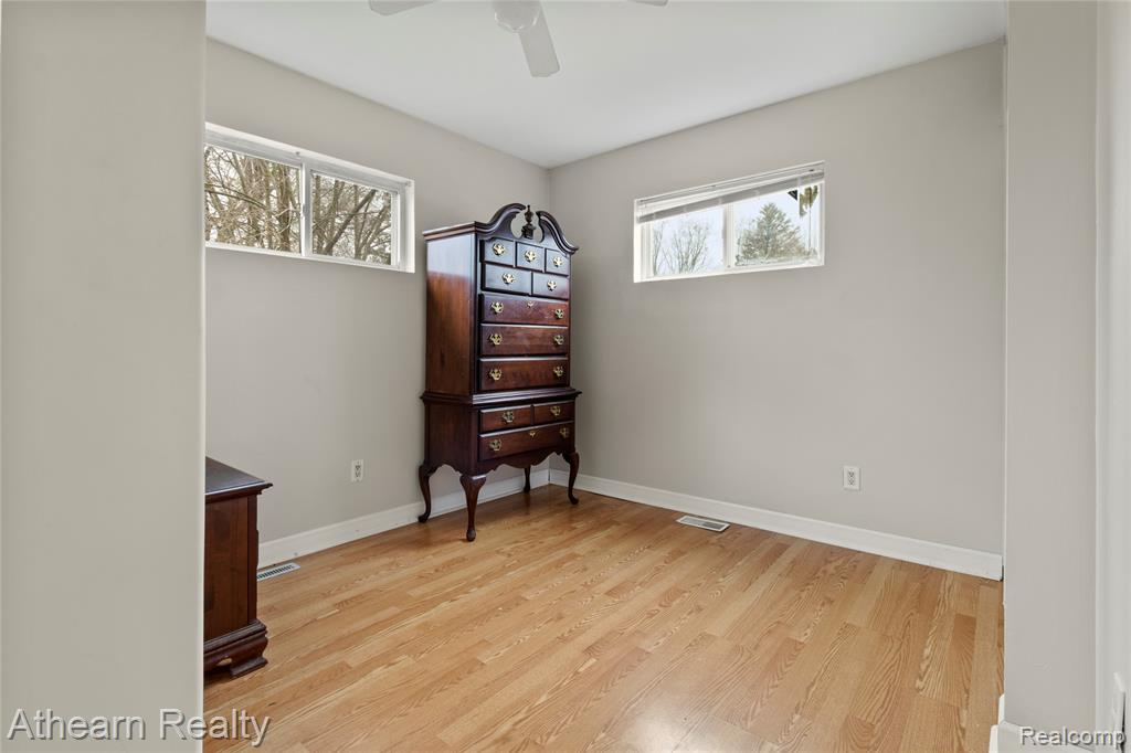 3053 Eastgate Street, Burton, MI 48519 — Photo 10