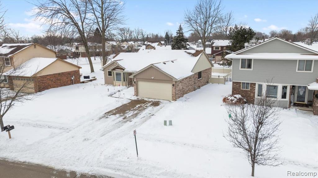 21526 E Chipmunk Trail, Woodhaven, MI 48183 — Photo 33