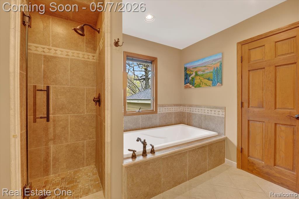 38967 Holsworth Court, Farmington, MI 48331 — Photo 44