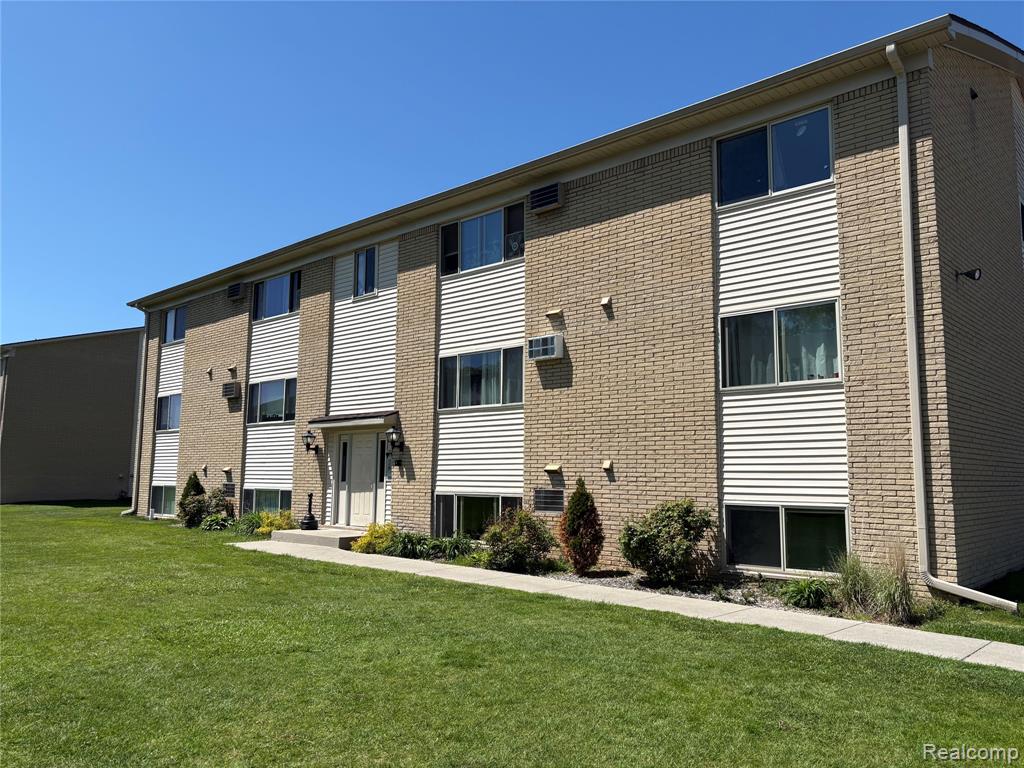 1875 Michigan Avenue, Marysville, MI 48040