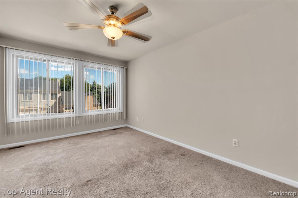 44643 CONNECTICUT Court, Clinton Twp, MI 48038 — Photo 11