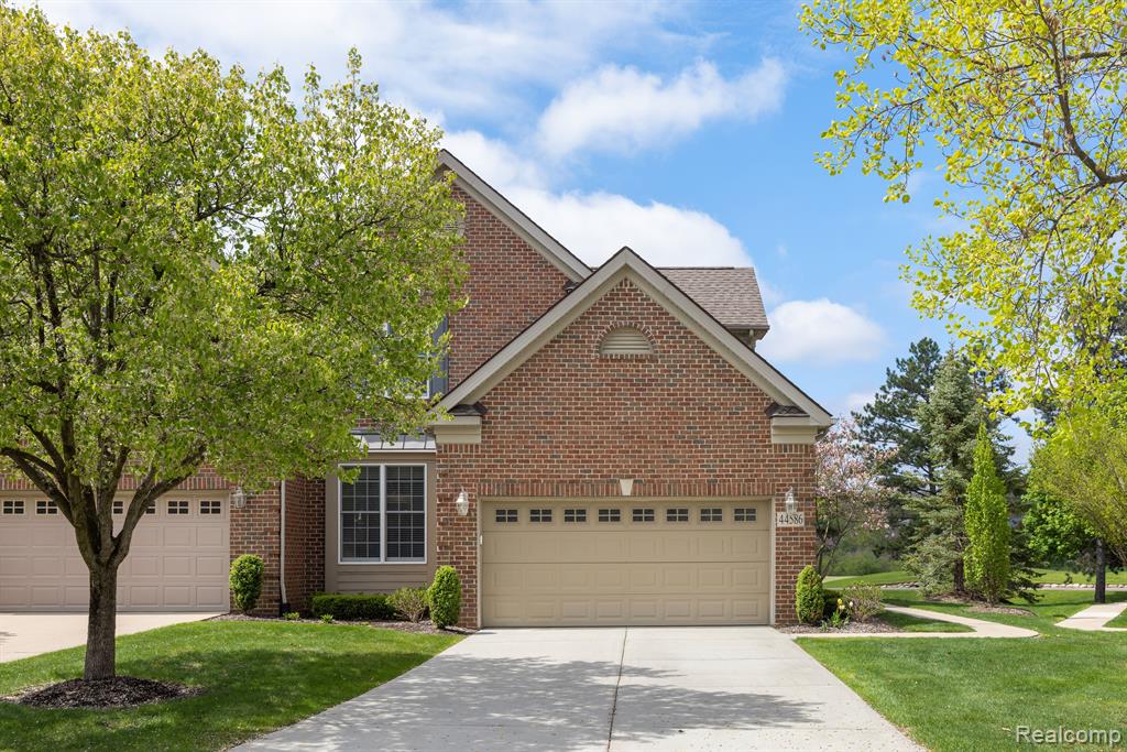 44586 BROADMOOR Circle N, Northville, MI 48168 — Photo 32
