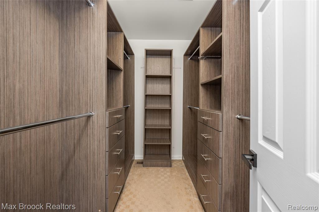 6986 Crosswell Drive, West Bloomfield, MI — Photo 40