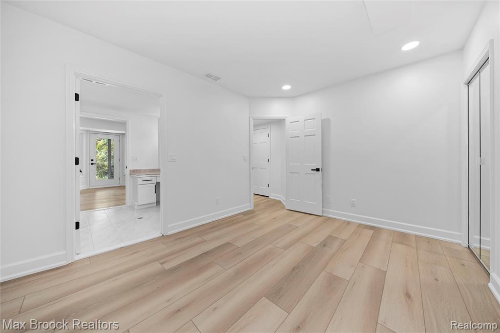 7219 Oakwood Drive, West Bloomfield, MI — Photo 49