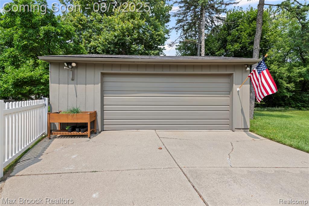 437 Meadow Lane, Rochester, MI 48307 — Photo 24