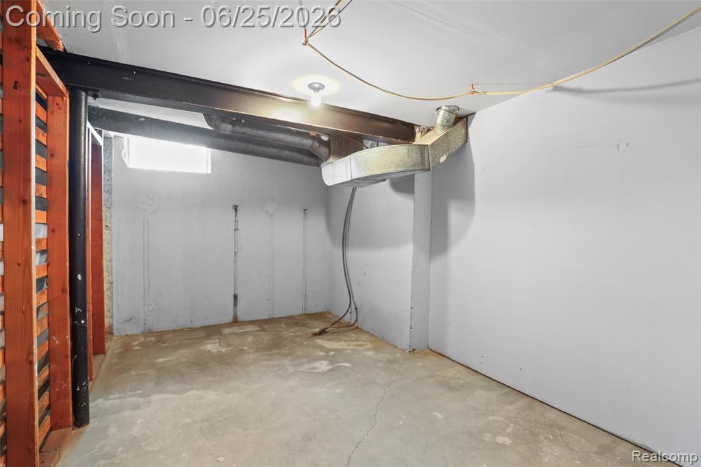 8577 Kennedy Circle, Warren, MI 48093 — Photo 24