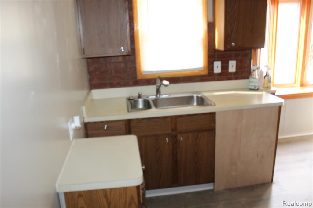 19177 NEGAUNEE, Redford, MI 48240 — Photo 4