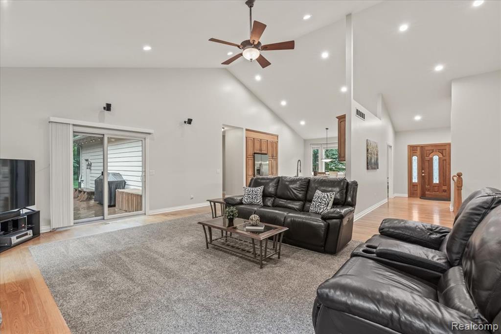 15301 Oak Hollow Drive, Holly, MI 48442 — Photo 16