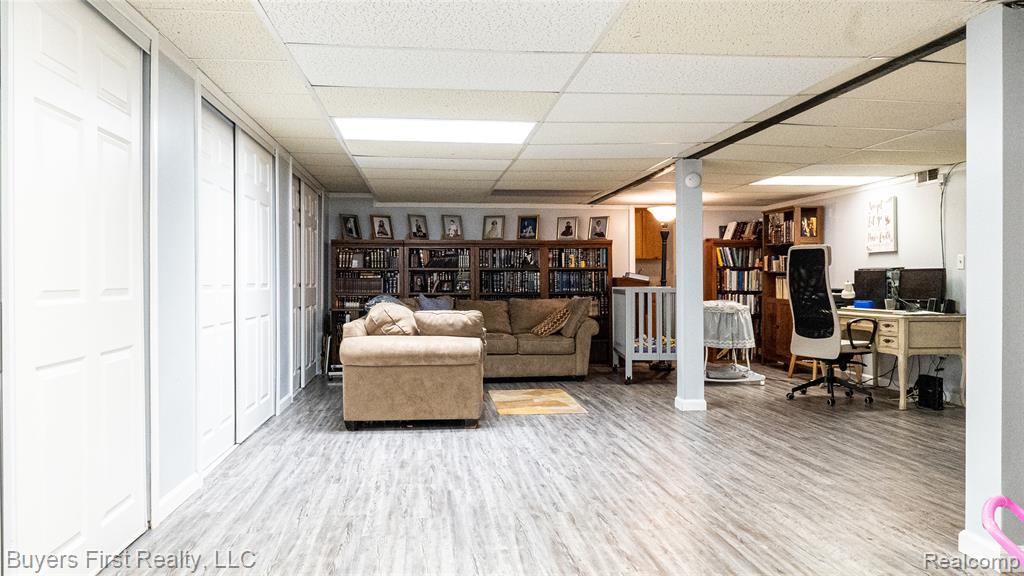 24641 Church Street, Oak Park, MI 48237 — Photo 28