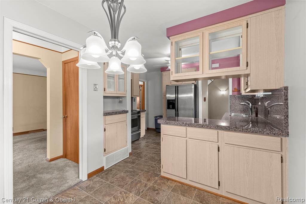 7146 Luana Avenue, Allen Park, MI 48101 — Photo 8