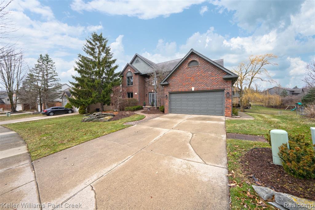 247 Glenmoor Drive S, Rochester, MI 48307 — Photo 3