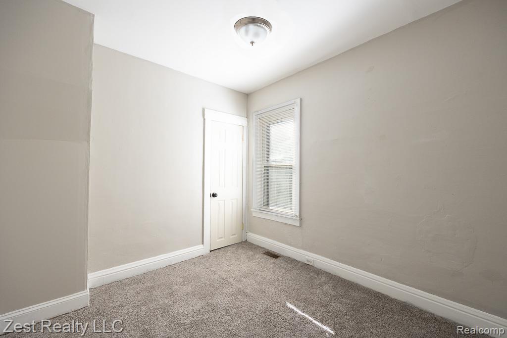 18765 Riverview Street, Riverview, MI 48193 — Photo 12
