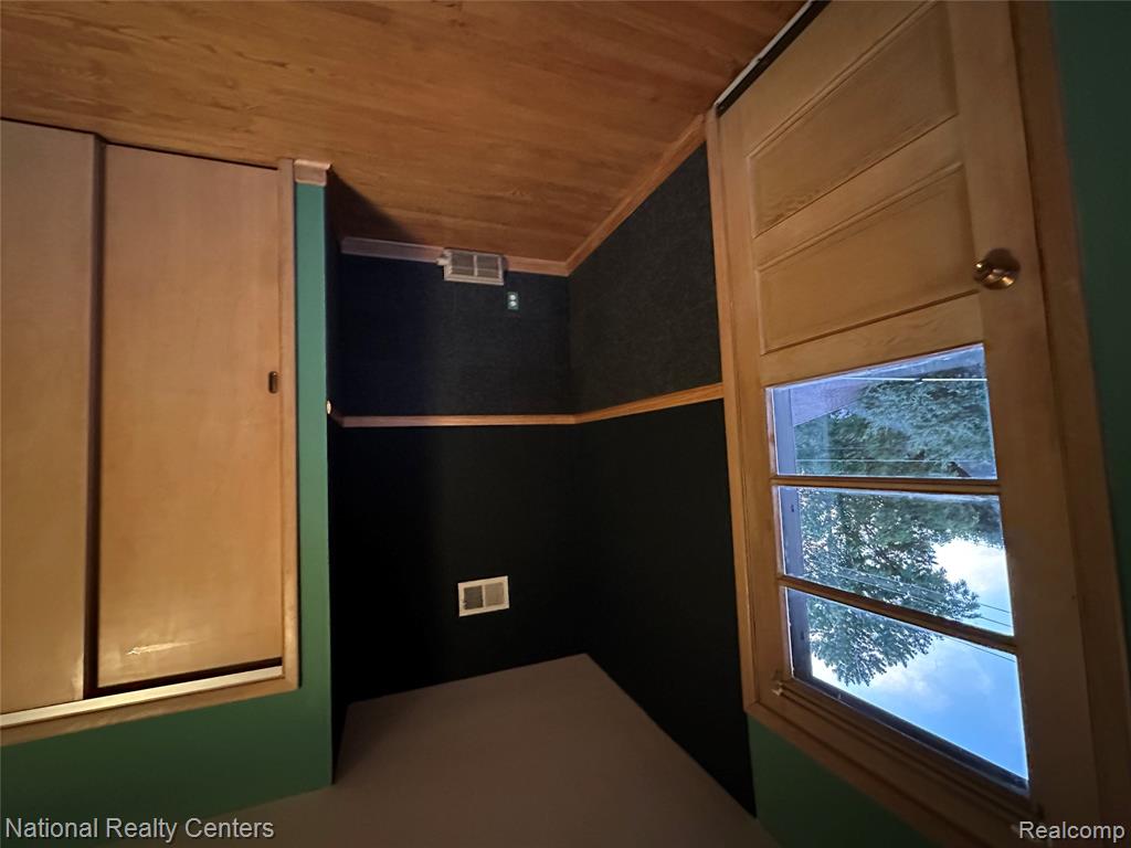 821 Pemberton Road, Grosse Pointe, MI 48230 — Photo 33