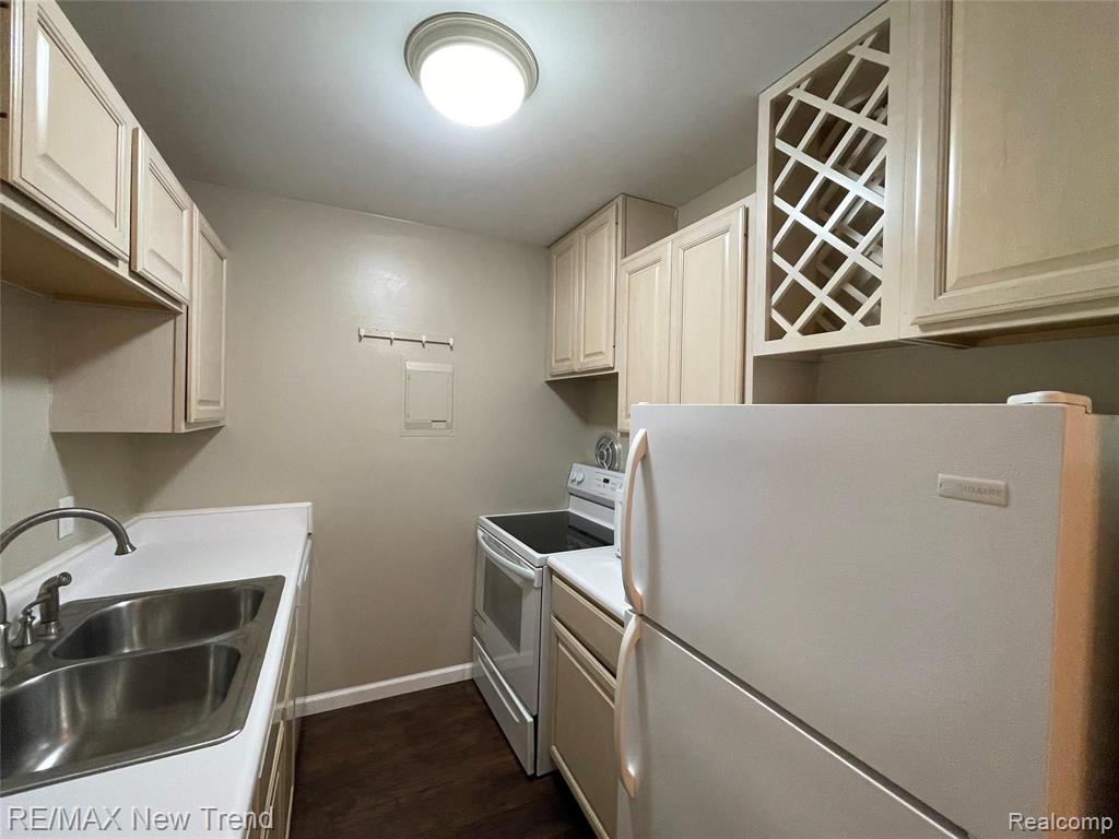 2116 PAULINE BLVD APT 304, Ann Arbor, MI 48103 — Photo 11