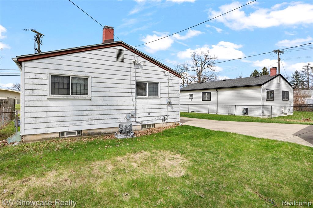 19560 Berg Road, Detroit, MI 48219 — Photo 8