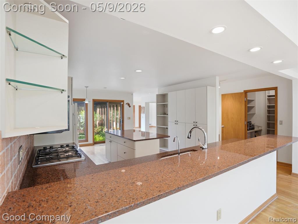 6733 Bloomfield Lane, West Bloomfield, MI — Photo 14
