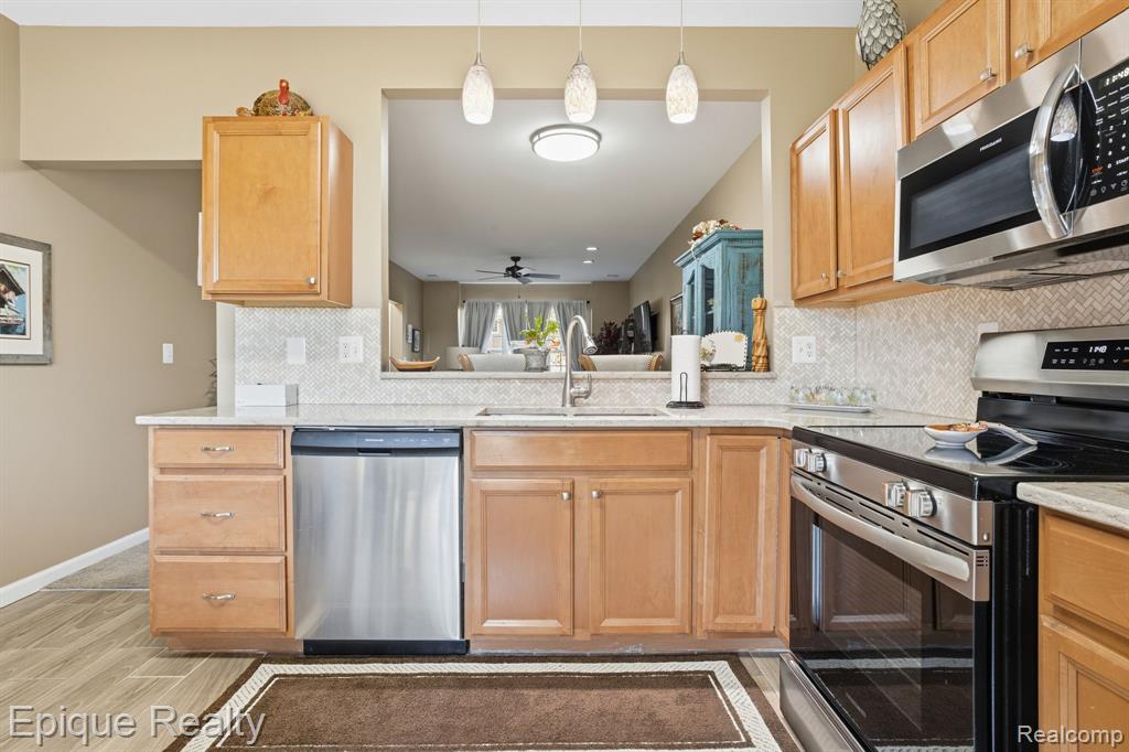 51848 Adler Park Drive E, 75, Chesterfield, MI — Photo 9
