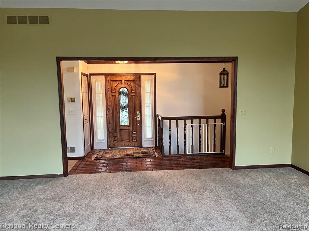 17610 Farmcrest Lane, Northville, MI 48168 — Photo 11