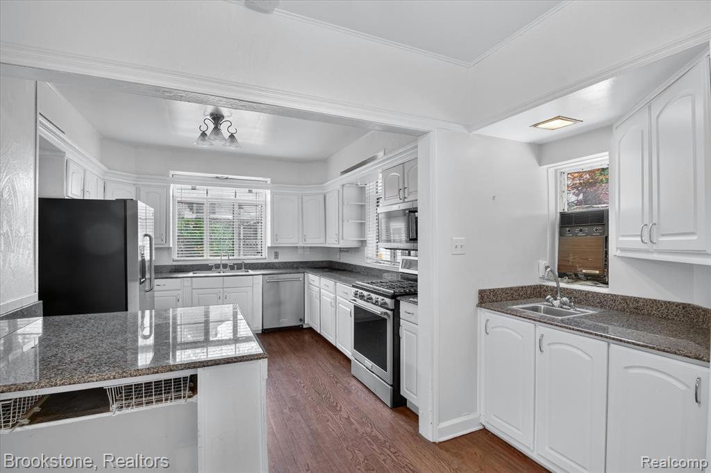 1735 Lincolnshire Drive, Highland Park, MI 48203 — Photo 20