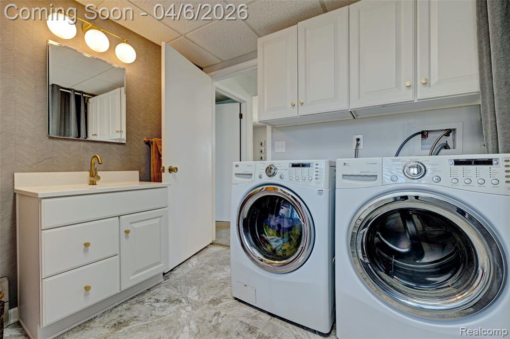 6332 Laura Lane, Flint, MI 48507 — Photo 30