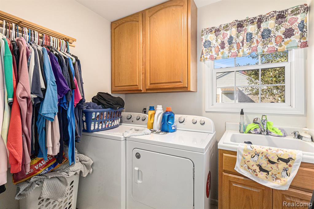 26659 Pepperwood Drive, Woodhaven, MI 48183 — Photo 11