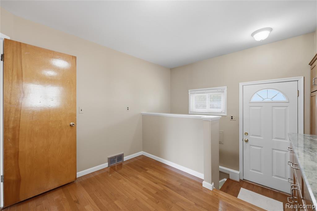 348 Sonia Avenue, Madison Heights, MI 48071 — Photo 11