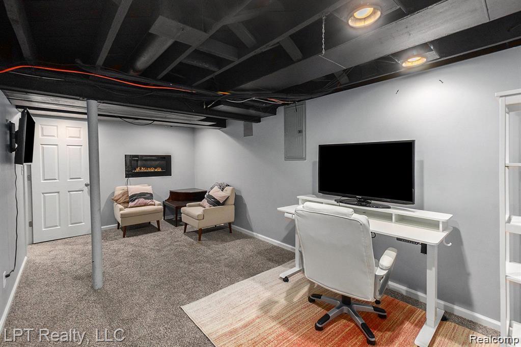 714 E 12 Mile Road, Royal Oak, MI 48073 — Photo 12