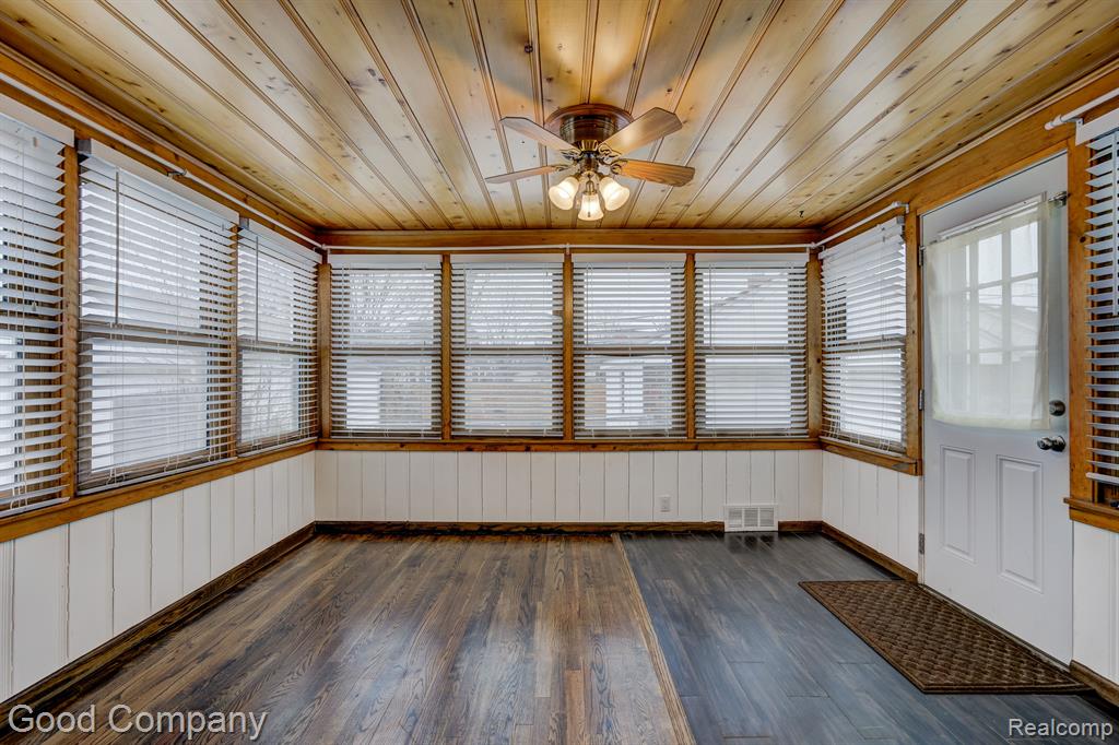 464 MORAN Road, Grosse Pointe Farms, MI 48236 — Photo 22