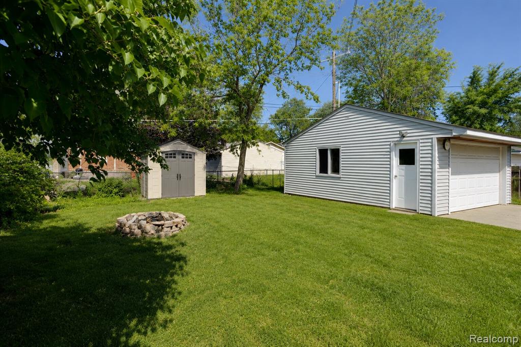 9101 Merriman Road, Livonia, MI 48150 — Photo 23