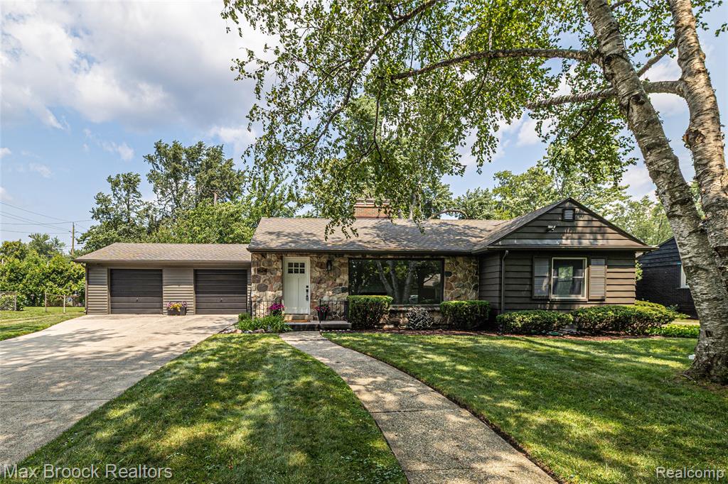 16240 Amherst Avenue, Beverly Hills, MI 48025
