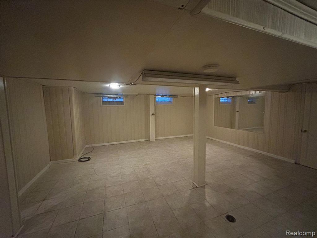 8060 HOUSE Street, Detroit, MI 48234 — Photo 35