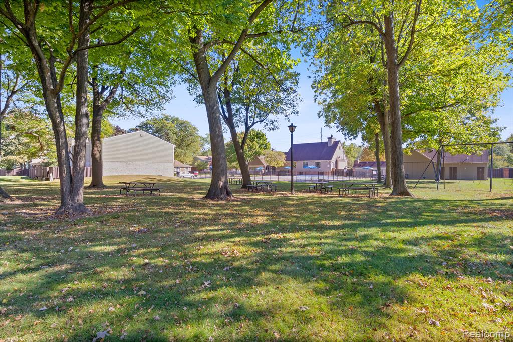 1961 WICKHAM Street, Royal Oak, MI 48073 — Photo 30