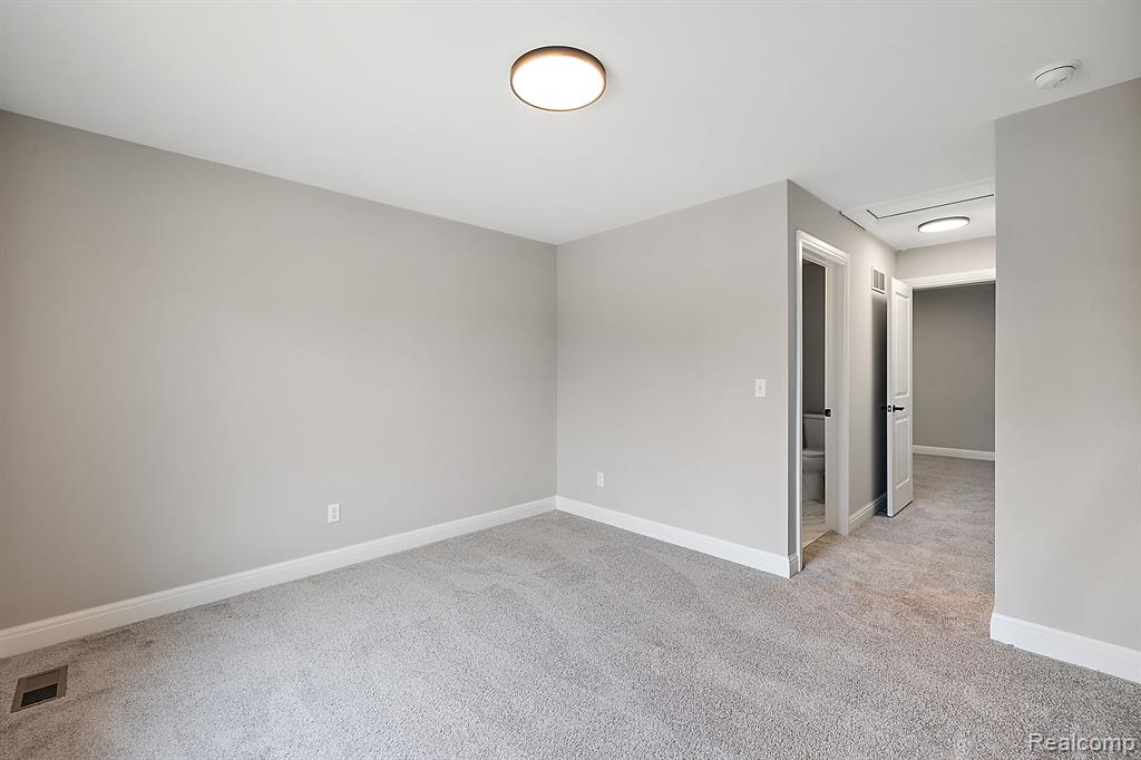 55308 HANFORD Court, Utica, MI 48316 — Photo 38