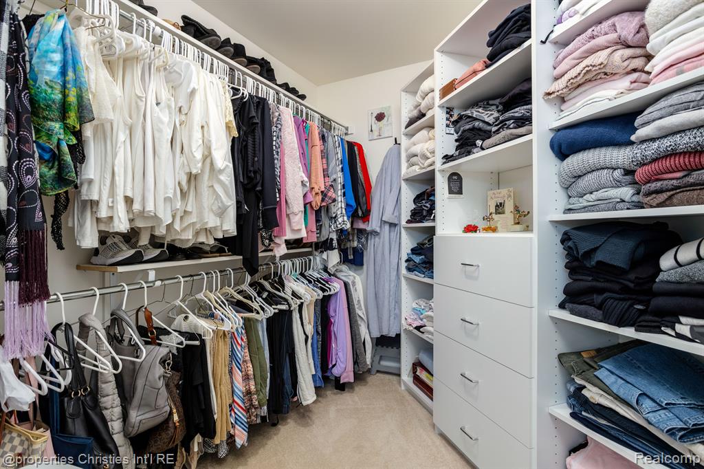 39514 Edgewater Dr, Northville, MI 48168 — Photo 27