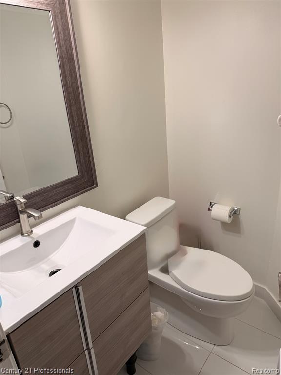 8526 Hampshire Drive, Sterling Heights, MI 48313 — Photo 9