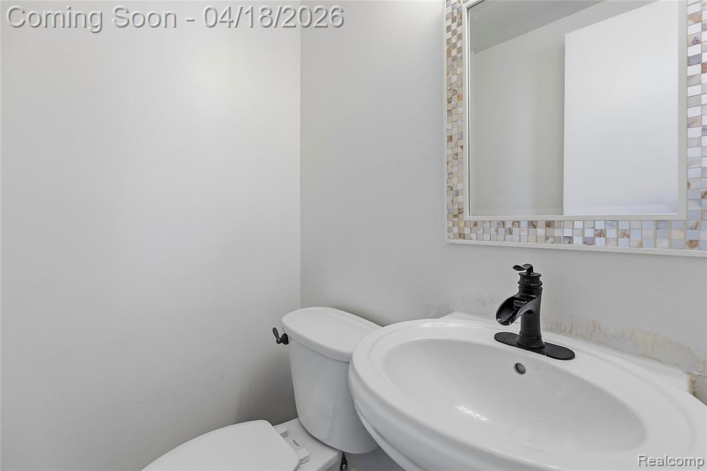 37816 Charter Oaks Boulevard, Clinton Twp, MI 48036 — Photo 12