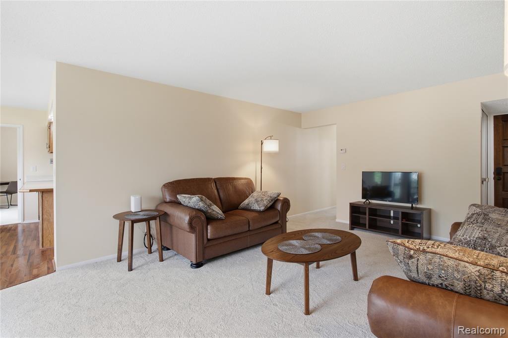 1695 Cliffs Landing, 302, Ypsilanti, MI 48198 — Photo 8