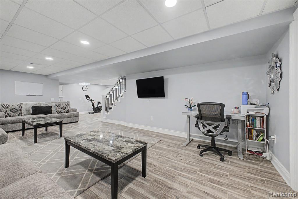 816 N Beech Daly Road, Dearborn Heights, MI 48127 — Photo 28