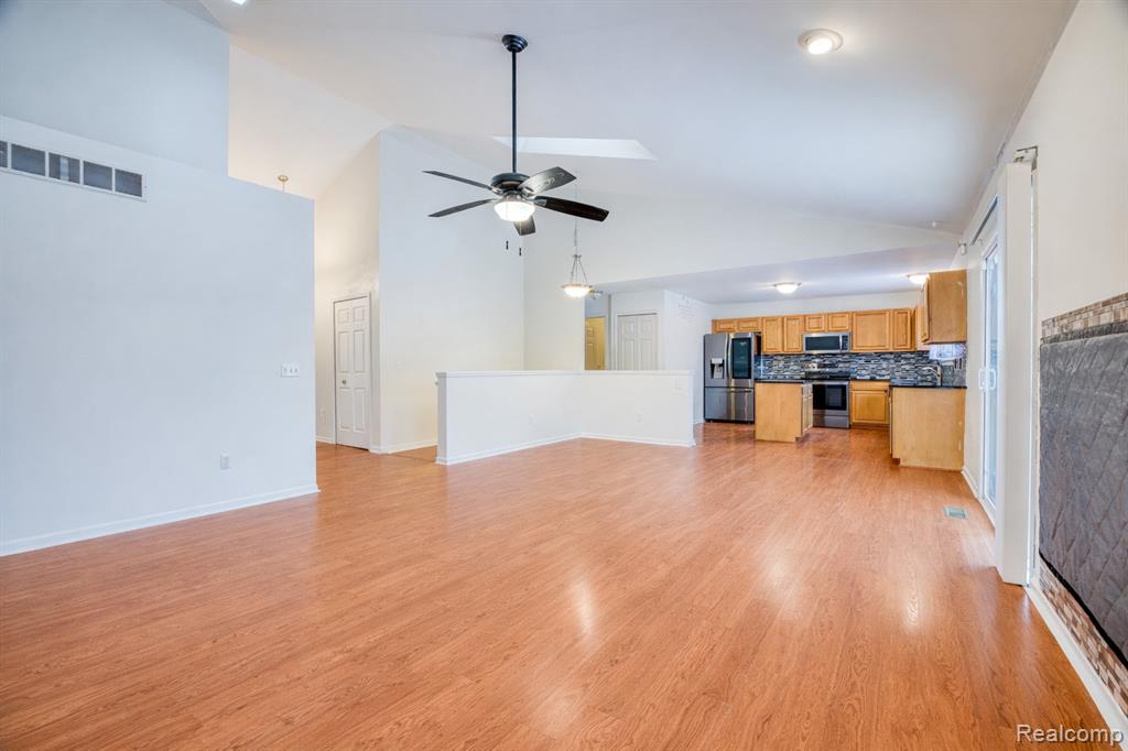 10237 Swan Lake Circle, Ypsilanti, MI 48197 — Photo 2
