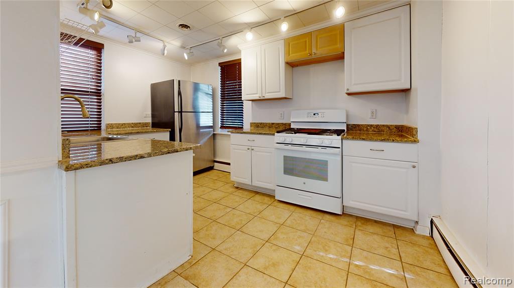 415 Gardenia Avenue, Royal Oak, MI 48067 — Photo 3