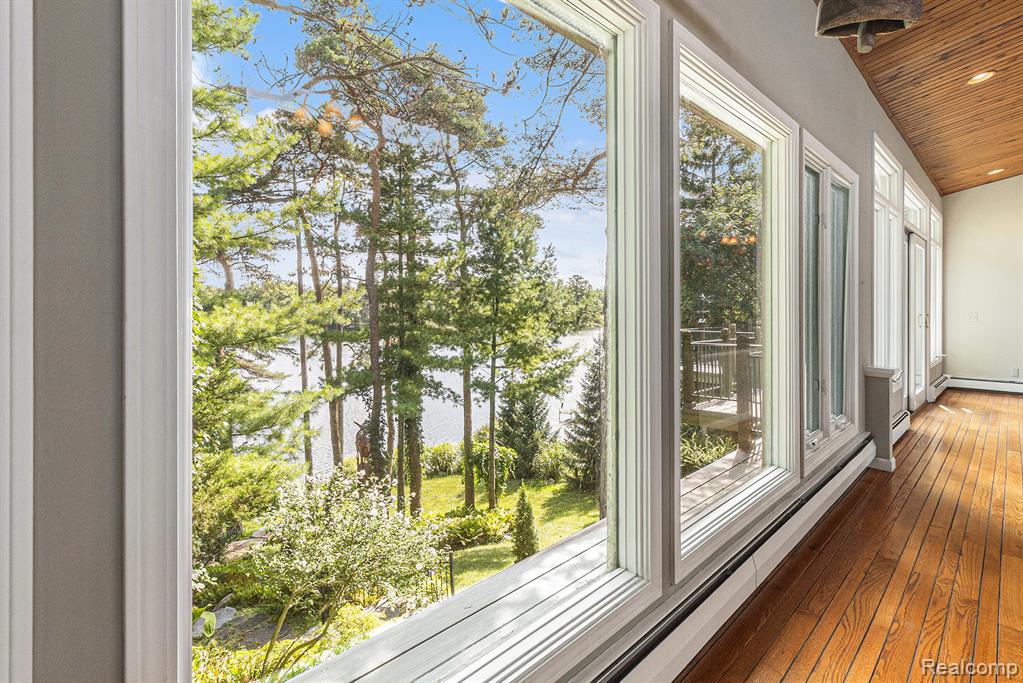 979 Abseguami Trail, Lake Orion, MI 48362 — Photo 12