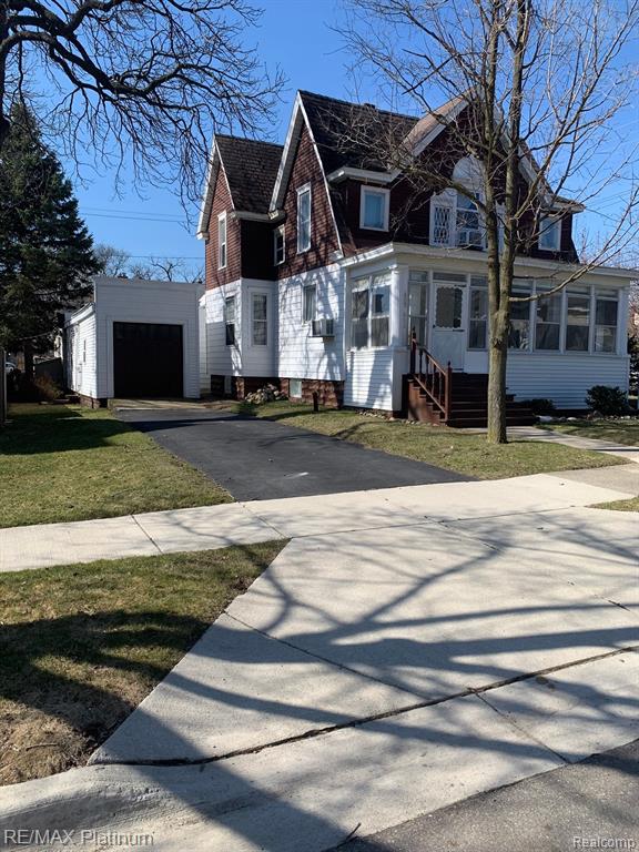 403 E CLINTON Street, Howell, MI 48843 — front exterior
