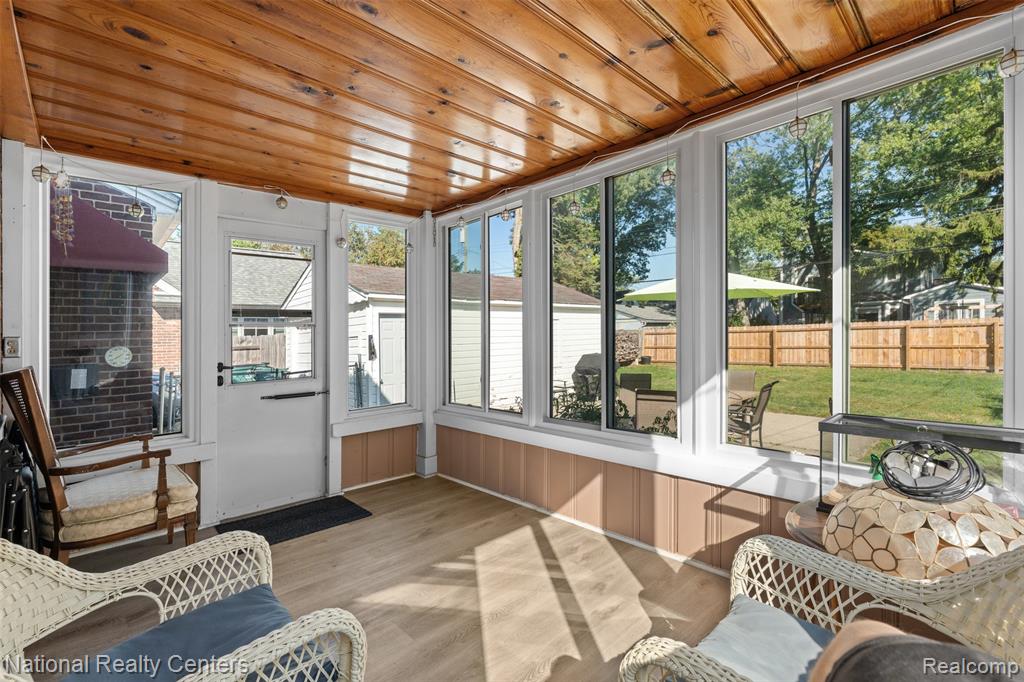 10834 Talbot Avenue, Huntington Woods, MI — Photo 28